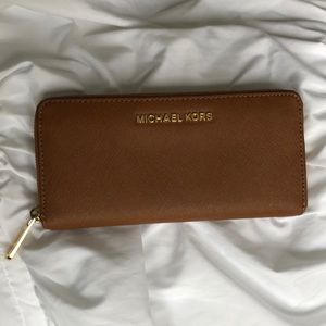 Michael Kors Zip Continental Wallet